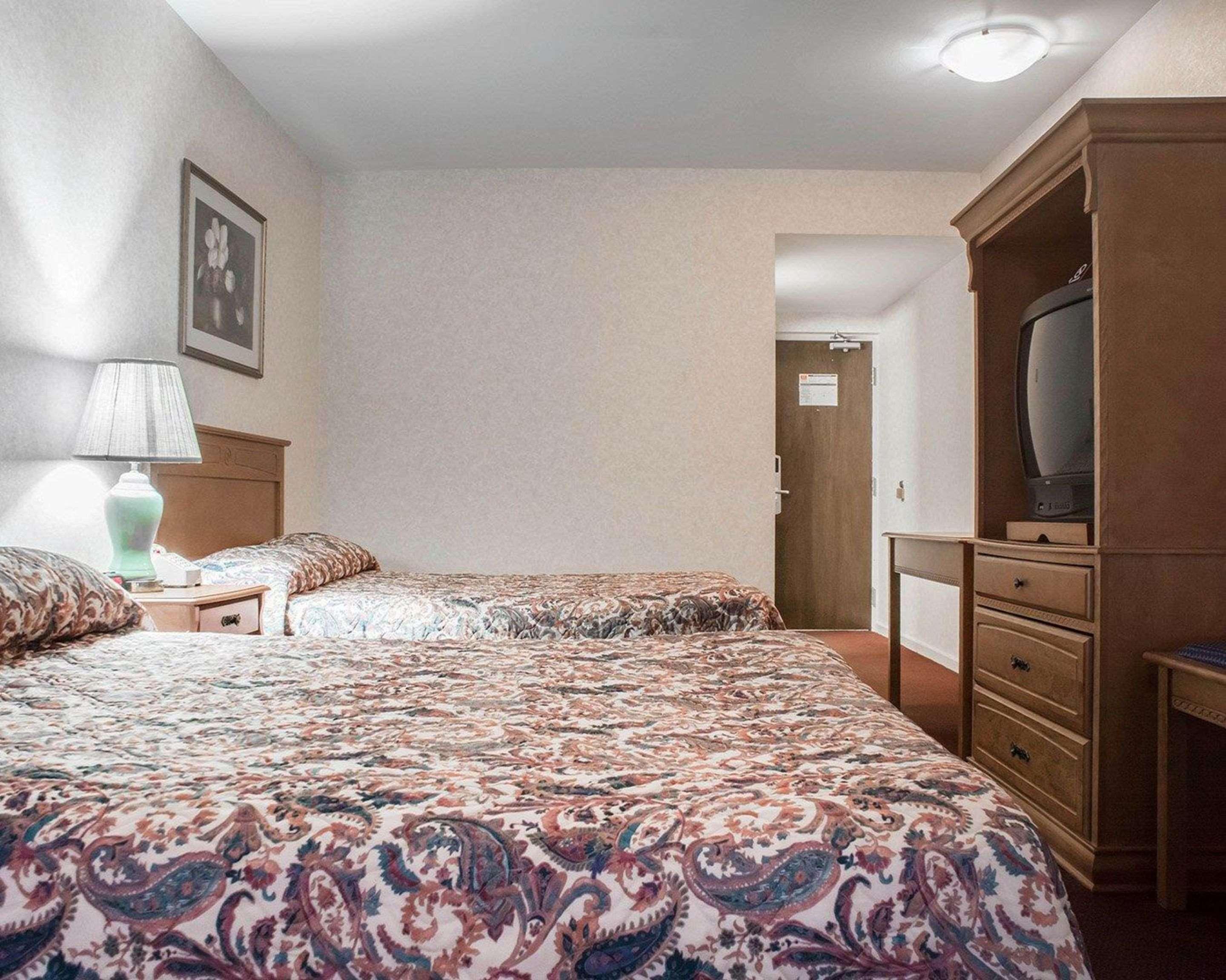 Econo Lodge By The Falls Καταρράκτες του Νιαγάρα Εξωτερικό φωτογραφία