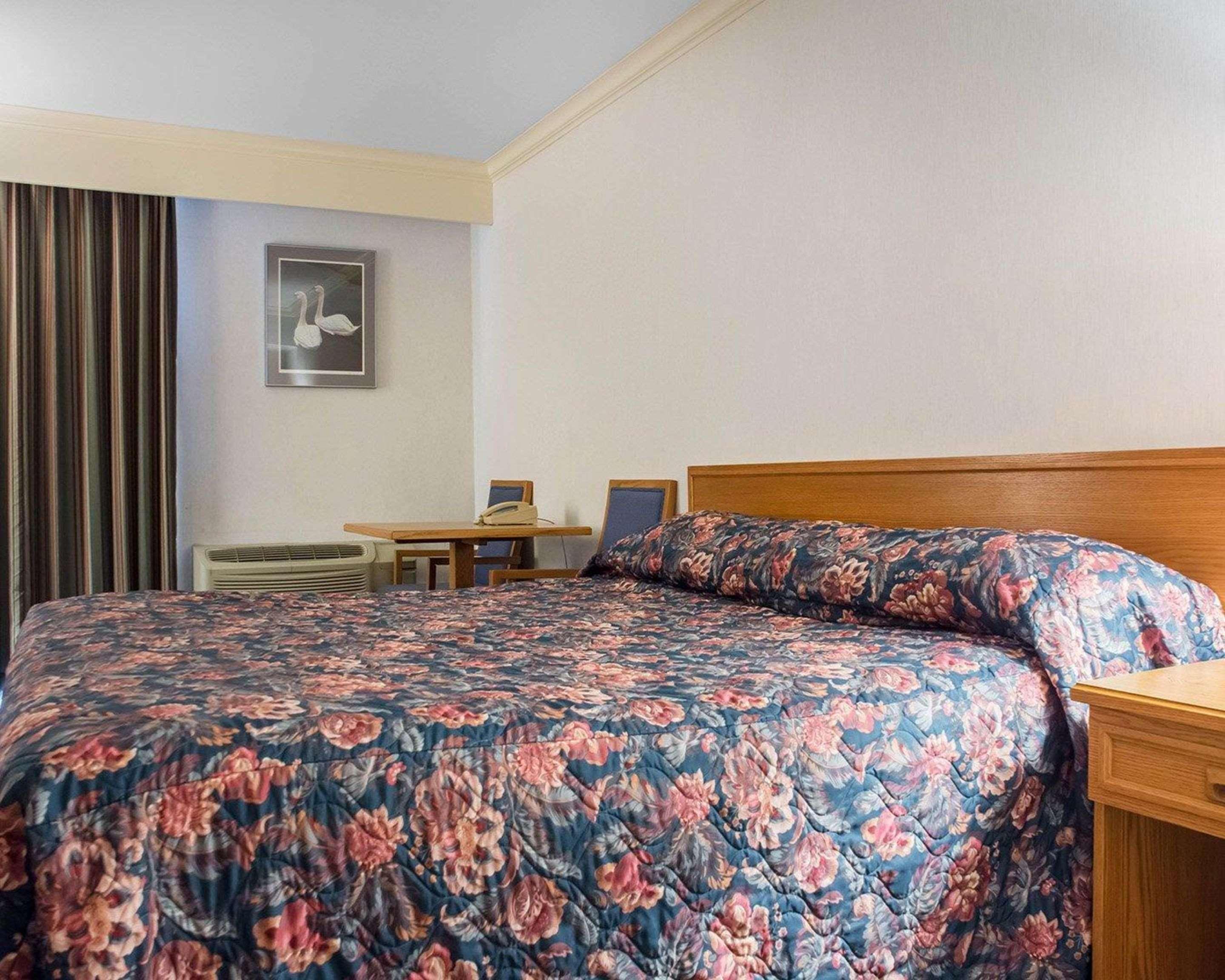 Econo Lodge By The Falls Καταρράκτες του Νιαγάρα Εξωτερικό φωτογραφία