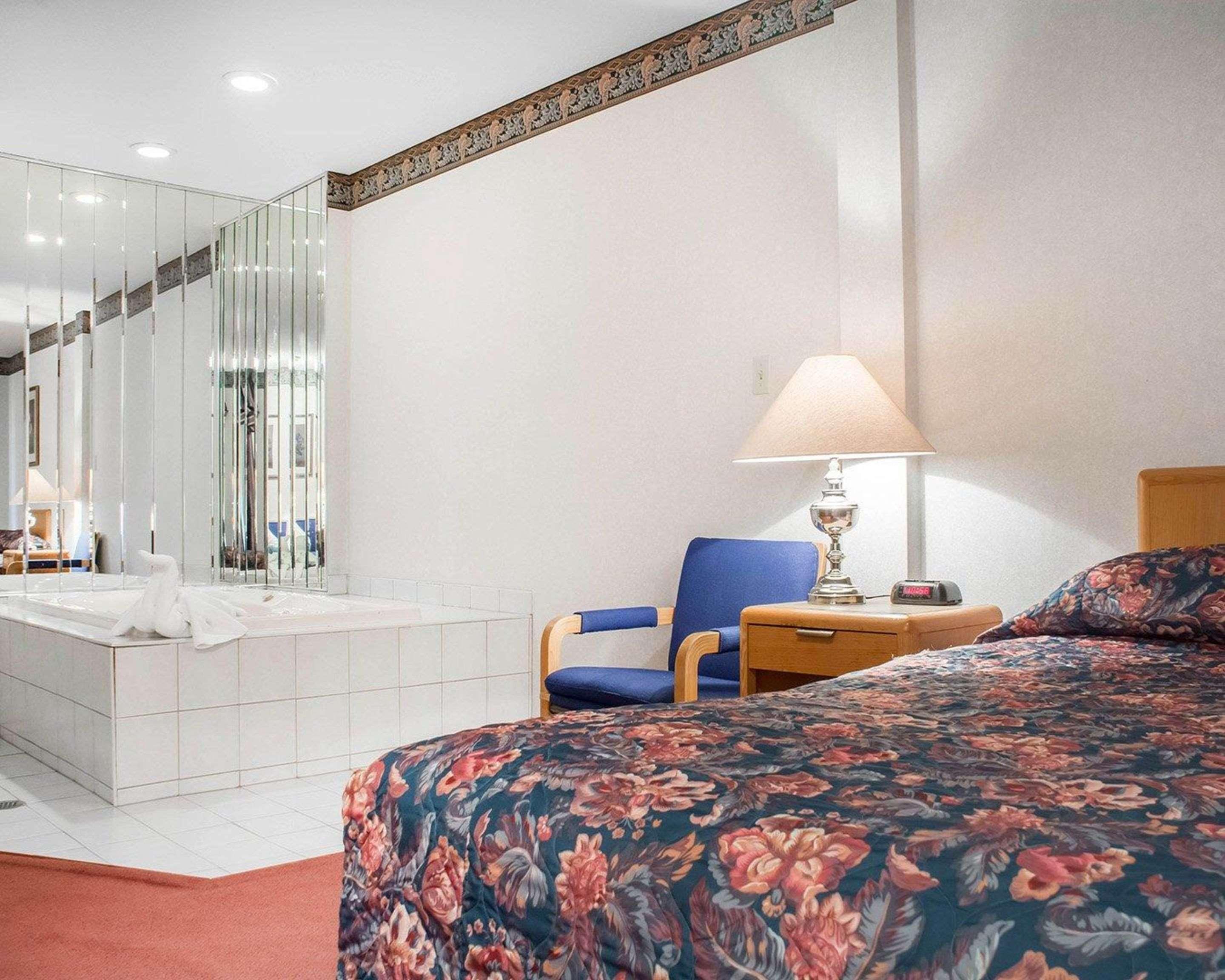 Econo Lodge By The Falls Καταρράκτες του Νιαγάρα Εξωτερικό φωτογραφία