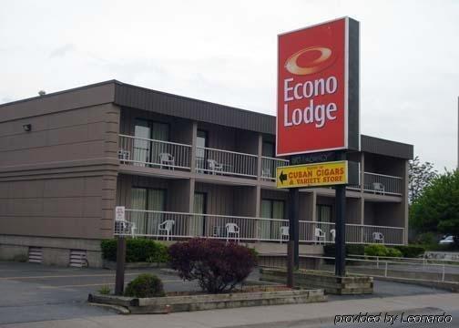 Econo Lodge By The Falls Καταρράκτες του Νιαγάρα Εξωτερικό φωτογραφία