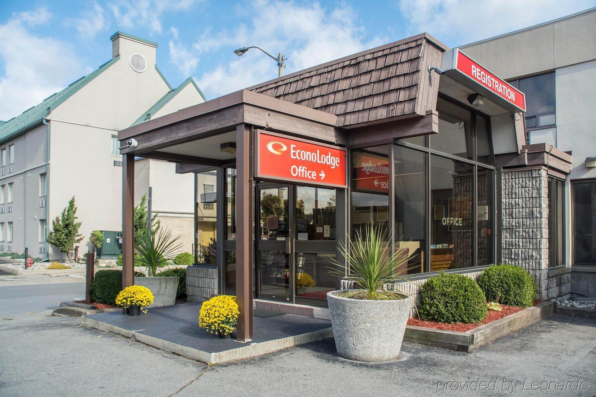 Econo Lodge By The Falls Καταρράκτες του Νιαγάρα Εξωτερικό φωτογραφία